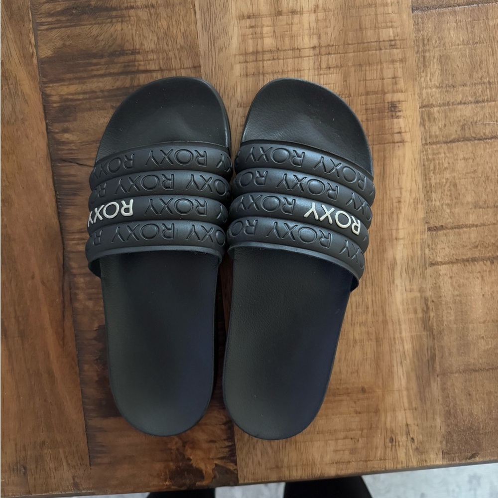 Roxy slides.  Size 7